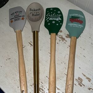 Lot NWT Krumbs Christmas spatulas & spoons